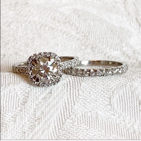 Independent Jewelry - RESTOCKED - 2.20 Ct Round Moissanite Halo Ring Set